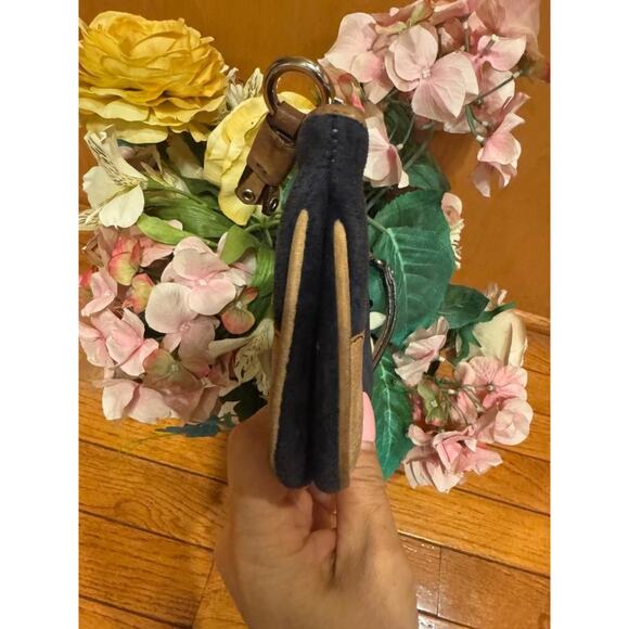 vintage Juicy Couture velour y2k wristlet (600 - Picture 4 of 8